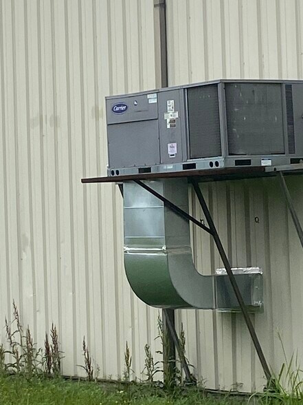 1225 Buschong St, Houston, TX à louer - Photo du bâtiment - Image 3 de 5