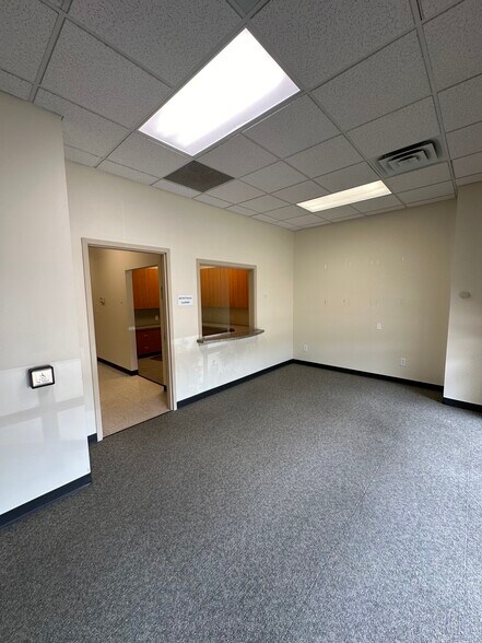 441-463 S Landmark Ave, Bloomington, IN à louer - Photo intérieure - Image 3 de 14