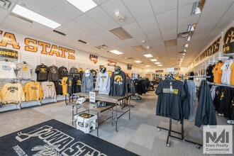 3620 Edgewood Rd SW, Cedar Rapids, IA for lease Interior Photo- Image 2 of 8