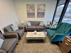 1 Lake Bellevue Dr, Bellevue, WA for lease Interior Photo- Image 2 of 3