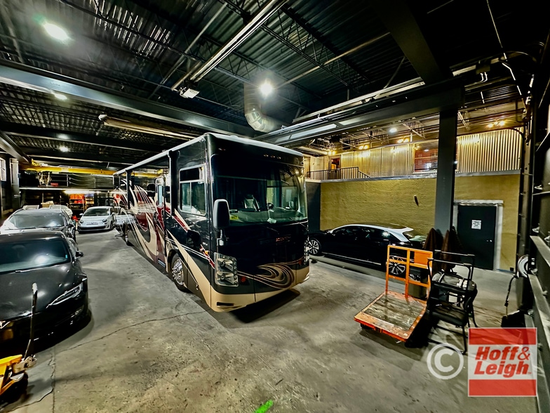 2115 W 14th Ave, Denver, CO for sale - Interior Photo - Image 1 of 36