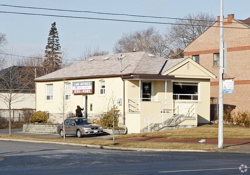 586 Browns Line, Toronto, ON à vendre - Photo principale - Image 1 de 2