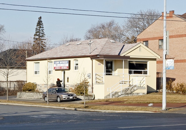 Plus de détails pour 586 Browns Line, Toronto, ON - Bureau à vendre