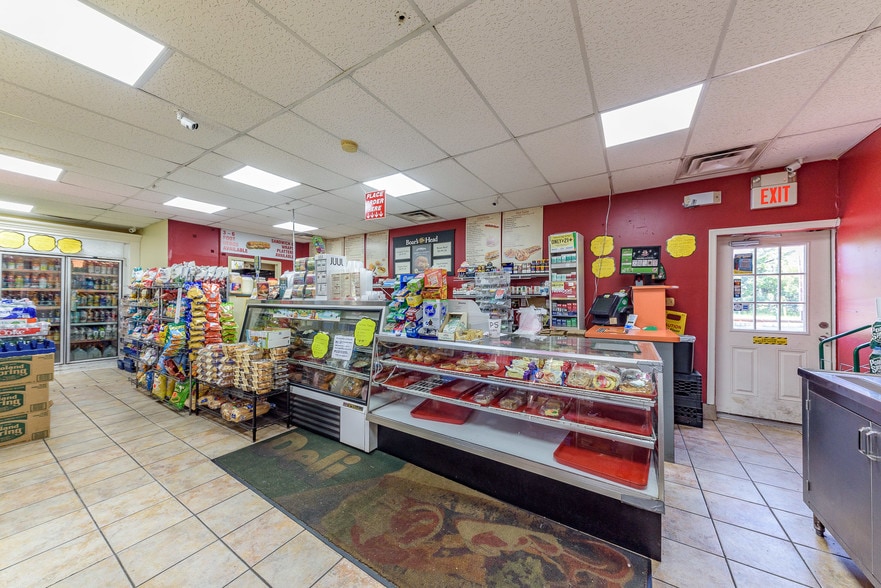 159 Main St, East Brunswick, NJ for sale - Interior Photo - Image 3 of 16