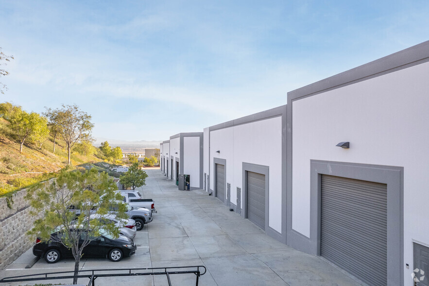 42210 Roick Dr, Temecula, CA for lease - Building Photo - Image 3 of 8