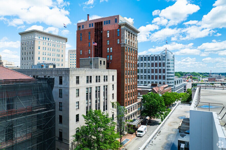 1108 E Main St, Richmond, VA à louer - Photo du bâtiment - Image 2 de 13