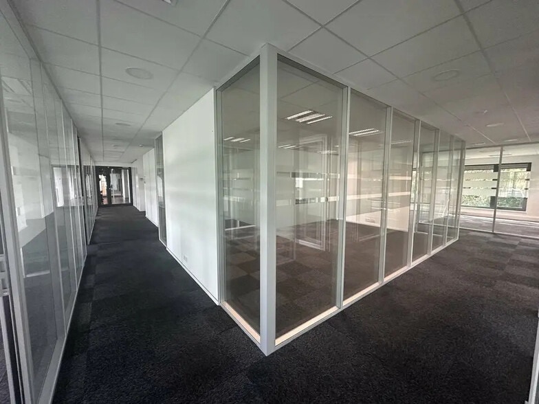 Office in Schiltigheim for lease - Interior Photo - Image 3 of 6