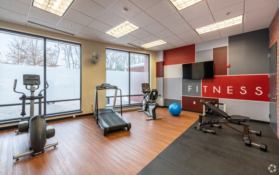 40 Shattuck Rd, Andover, MA for lease - Interior Photo - Image 2 of 30