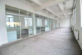 60-62 Rue De Wattignies, Paris for lease Interior Photo- Image 2 of 7