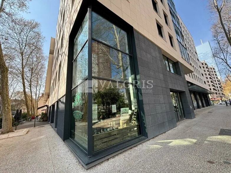 190-194 Rue Garibaldi, Lyon for lease - Building Photo - Image 1 of 4