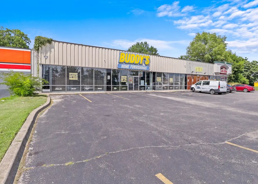 2111 W Broadway, Louisville, KY à louer - Photo du bâtiment - Image 2 de 9