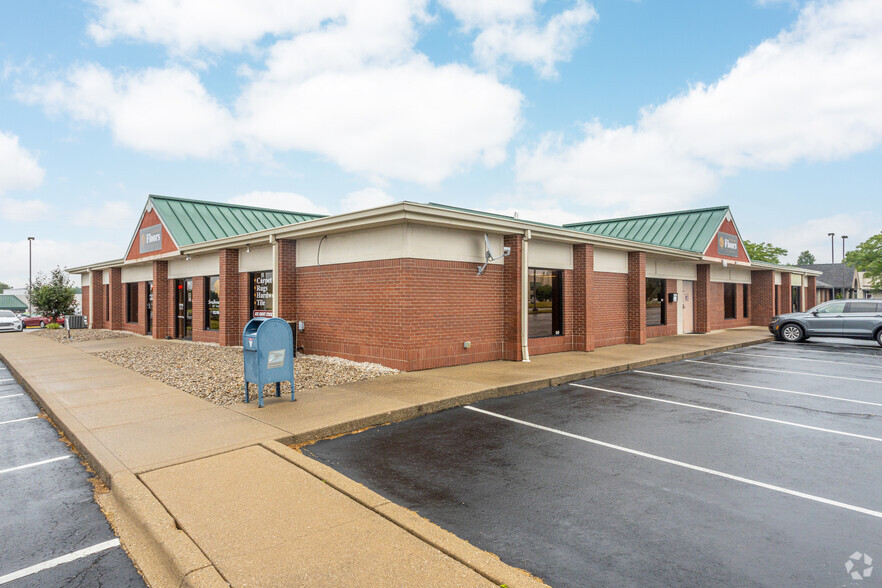 103-115 Hunter Station Rd, Sellersburg, IN for lease - Primary Photo - Image 1 of 2