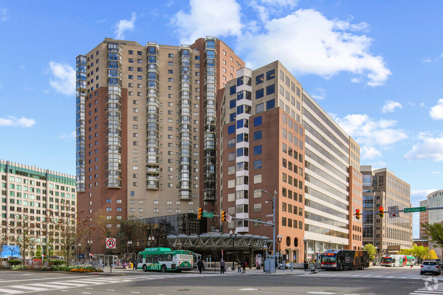 901 N Stuart St, Arlington, VA for sale - Primary Photo - Image 1 of 1