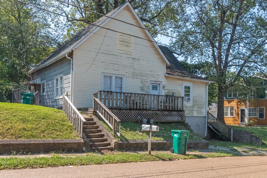 Dancy Deaderick Portfolio portfolio of 2 properties for sale on LoopNet.ca - Building Photo - Image 2 of 2