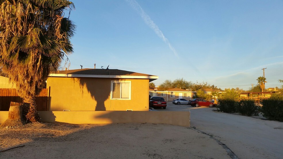 6038 Bagley Ave, Twentynine Palms, CA for sale - Building Photo - Image 2 of 35