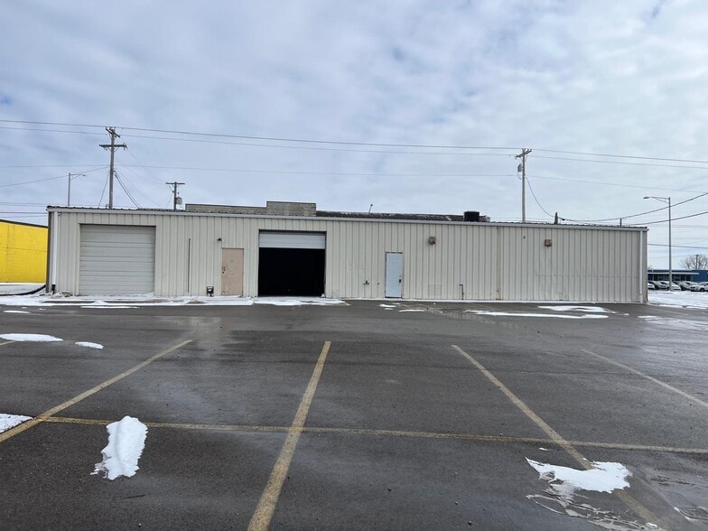 4601 N Dixie Dr, Dayton, OH à vendre - Photo du bâtiment - Image 3 de 12