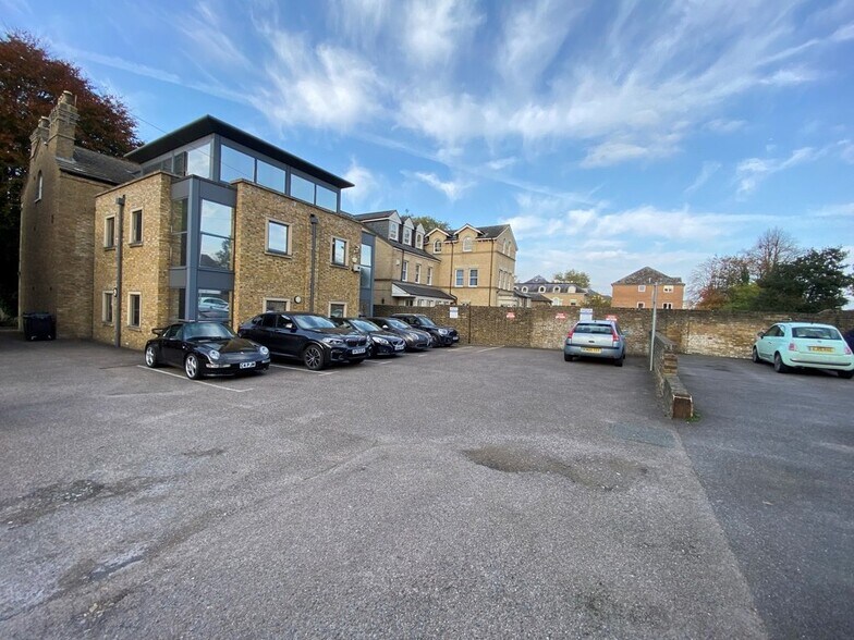 135-137 New London Rd, Chelmsford à louer - Photo du bâtiment - Image 2 de 9