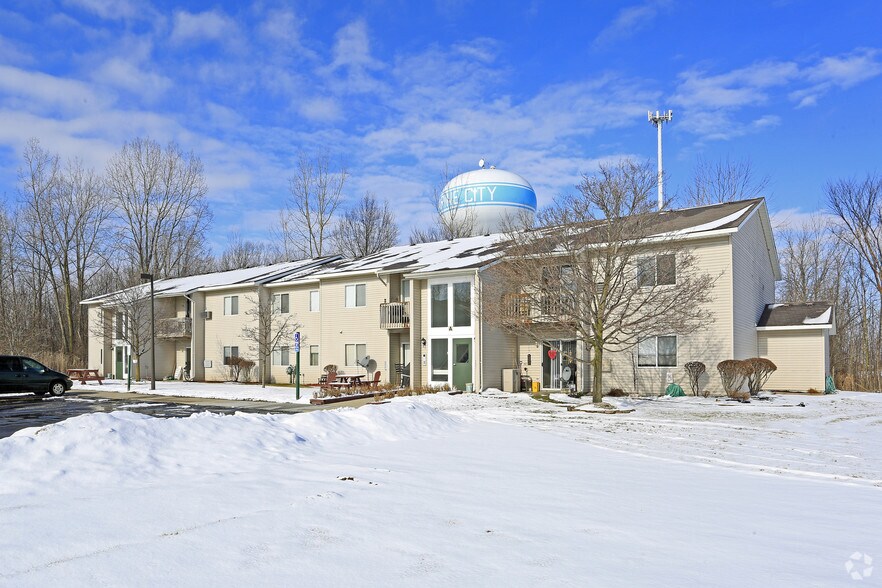 Mid Michigan Multifamily portefeuille de 3 propriétés à vendre sur LoopNet.ca - Photo principale - Image 1 de 3