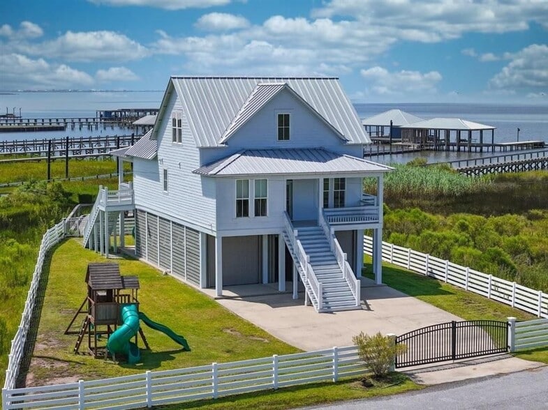 3831 Lake Breeze Rd, Lake Charles, LA for sale - Primary Photo - Image 1 of 10