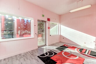 5718 Pacific Ave SE, Lacey, WA à louer Photo intérieure- Image 2 de 9