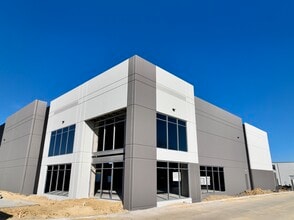 100 Stephens St, Arlington, TX for lease Primary Photo- Image 1 of 9