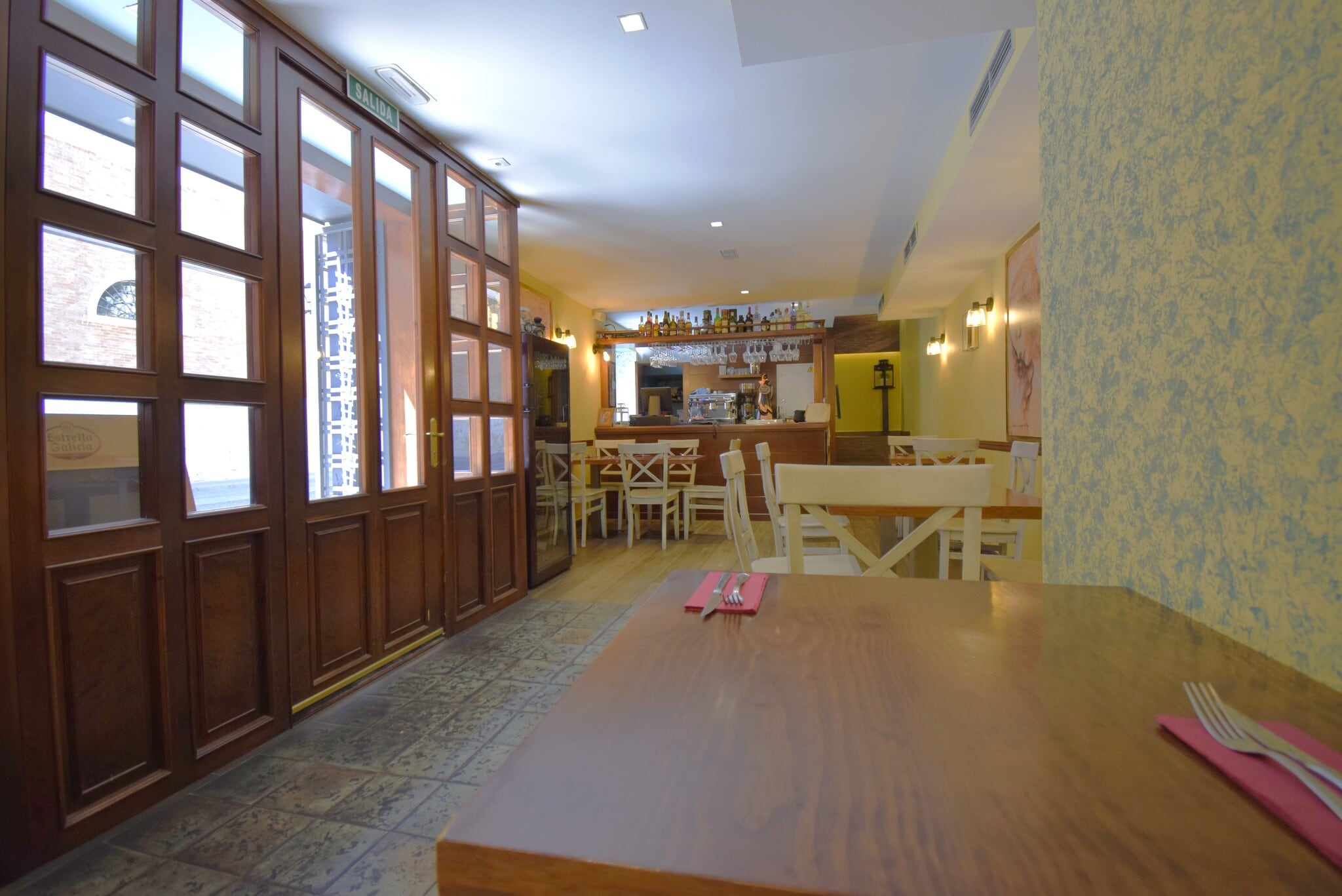 Retail in Alcalá de Henares, Madrid for lease Interior Photo- Image 1 of 8