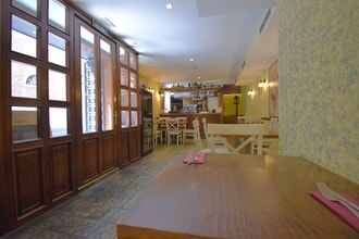 Retail in Alcalá de Henares, Madrid for lease Interior Photo- Image 1 of 8