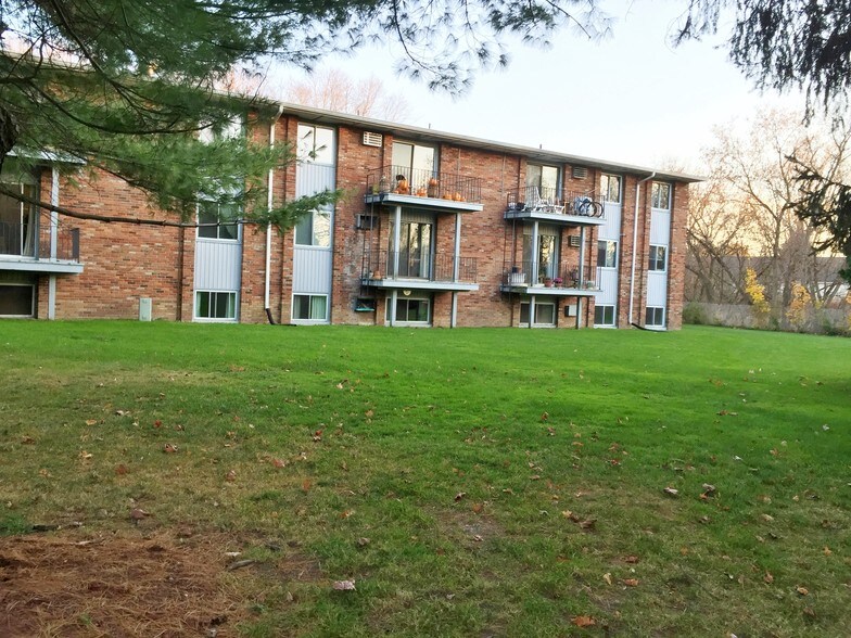 44 Rickard St, Cortland, NY à vendre - Photo principale - Image 1 de 34