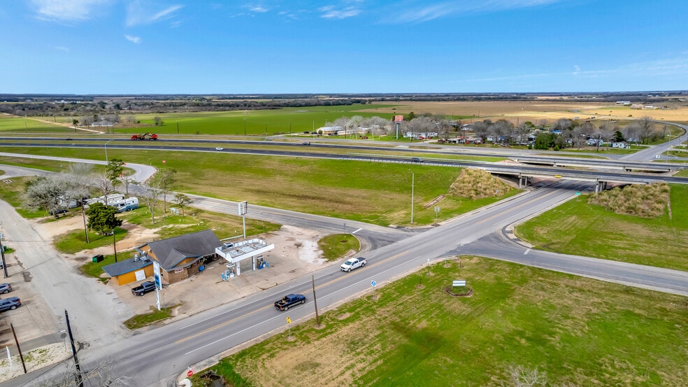 1100 W US Highway 59 Feeder, Ganado, TX à vendre - Photo du bâtiment - Image 3 de 25