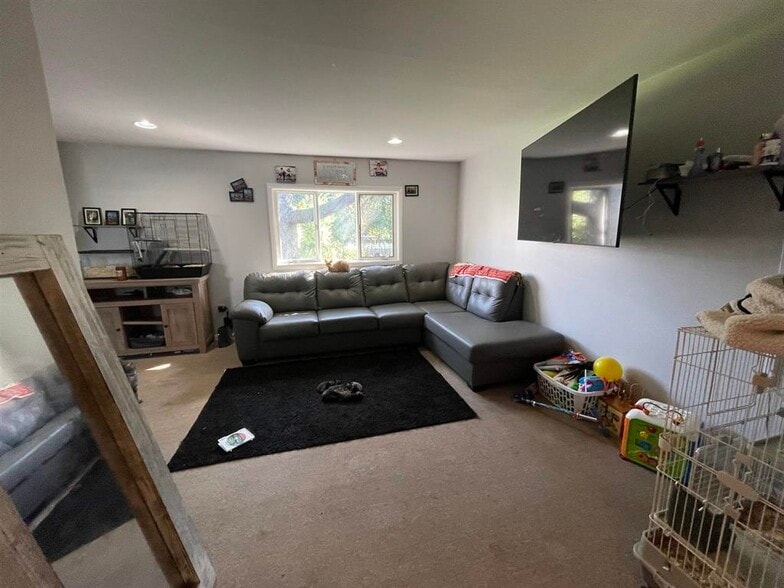 46 Terrill St, Rutland, VT à vendre - Photo du bâtiment - Image 3 de 7