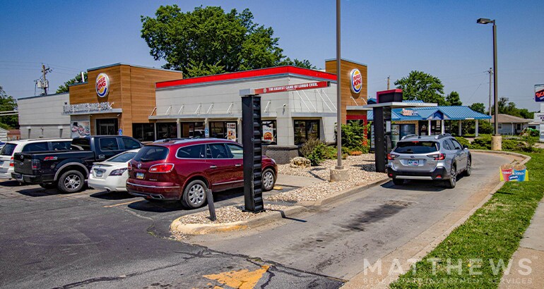 2817 SE California Ave, Topeka, KS à vendre Photo du bâtiment- Image 1 de 1