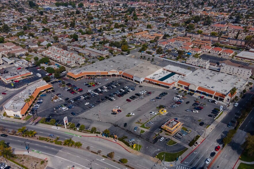14151 Ramona Blvd, Baldwin Park, CA à louer - Photo du bâtiment - Image 1 de 7