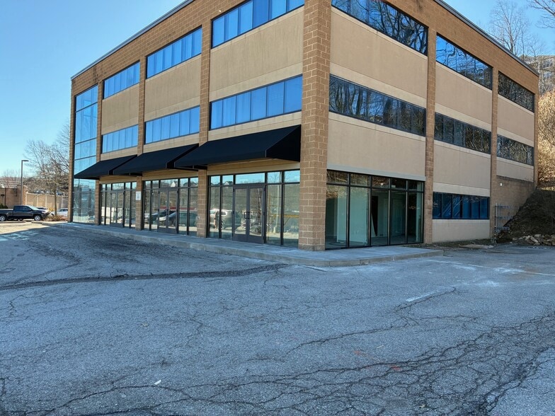 125 Warrendale Bayne Rd, Warrendale, PA à louer - Photo du bâtiment - Image 3 de 6