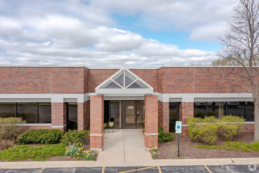 1253-1279 Hamilton Pky, Itasca, IL for lease - Building Photo - Image 3 of 8