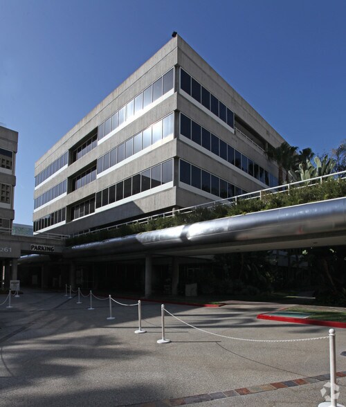 Park DTLA portefeuille de 5 propriétés à vendre sur LoopNet.ca - Photo du bâtiment - Image 3 de 4
