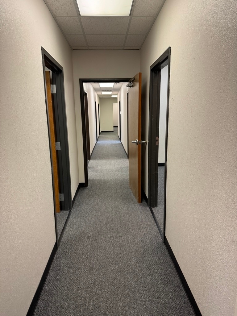 303 W Broadway Ave, Enid, OK for lease Interior Photo- Image 1 of 15