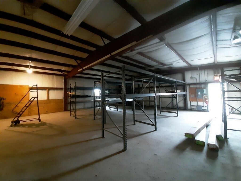 209-223 S Lincolnway, North Aurora, IL à louer Photo intérieure- Image 1 de 2