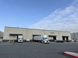 VOIT LA MIRADA DISTRIBUTION CENTER - Warehouse