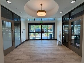 2015 2nd Ave, Summerville, SC for lease Interior Photo- Image 2 of 15