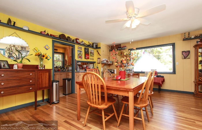 2726 View Dr, Running Springs, CA for sale - Interior Photo - Image 3 of 18