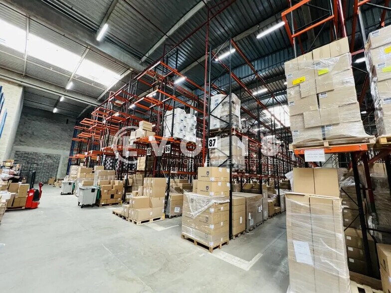 Industrial in Croissy-Beaubourg for lease - Building Photo - Image 2 of 3