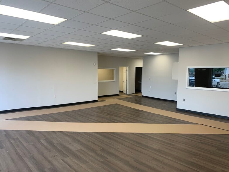 348 White Horse Rd, Greenville, SC for sale - Interior Photo - Image 2 of 4