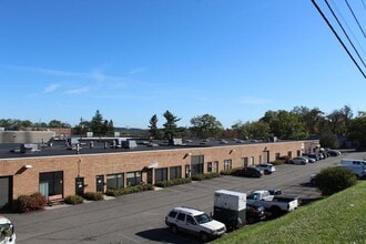 650 Seco Rd, Monroeville, PA à louer Photo du bâtiment- Image 2 de 2