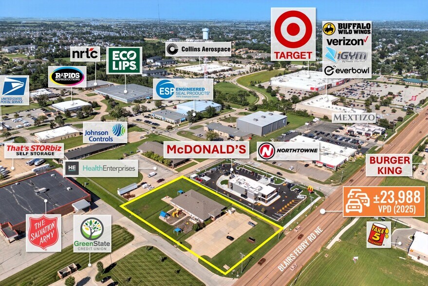 1350 Blairs Ferry Rd NE, Cedar Rapids, IA à louer - Photo du bâtiment - Image 3 de 15