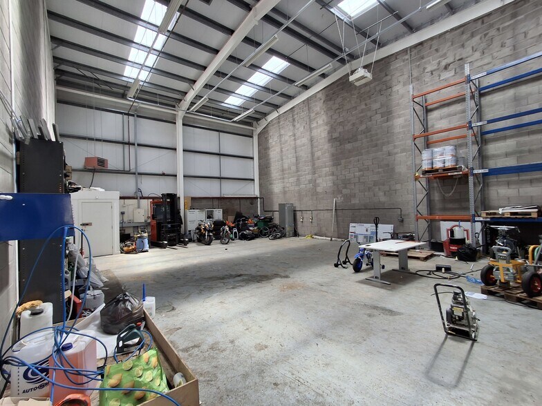 6B Dryden Rd, Loanhead à louer - Photo du bâtiment - Image 2 de 3