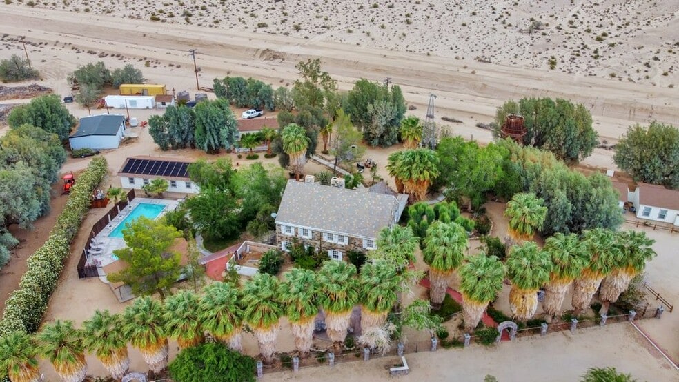 74744 Joe Davis Dr, Twentynine Palms, CA à vendre - Photo du bâtiment - Image 1 de 16