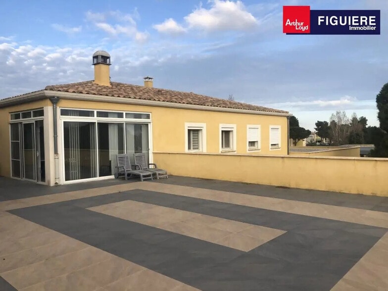 Retail in Istres for sale - Building Photo - Image 2 of 15