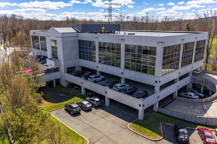 180 River Rd, Summit, NJ à louer - Photo du bâtiment - Image 1 de 8