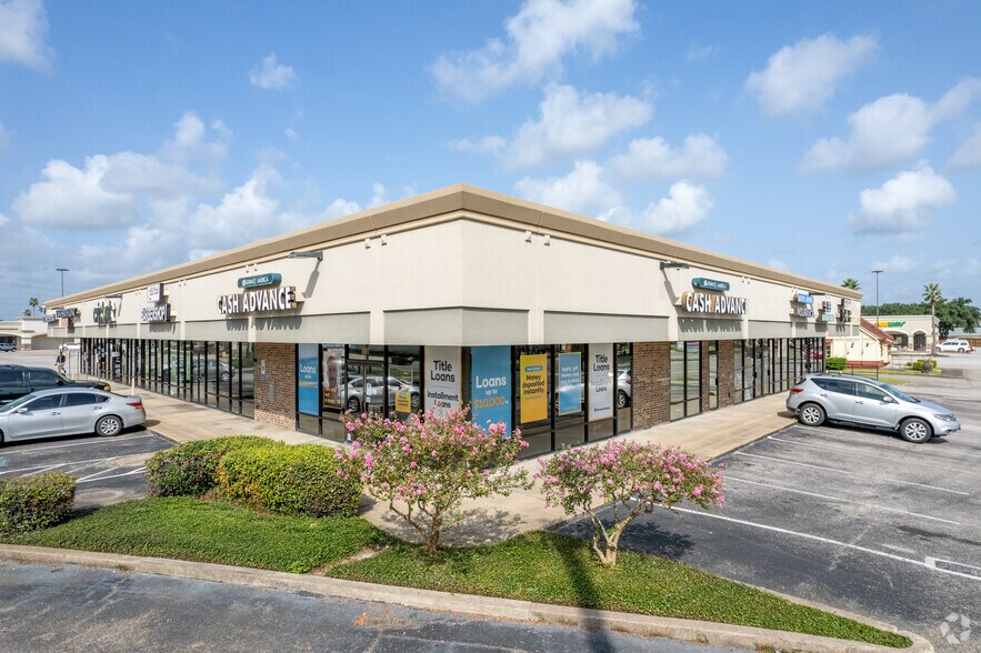 985 E NASA Pky, Webster, TX à louer - Photo du bâtiment - Image 2 de 2