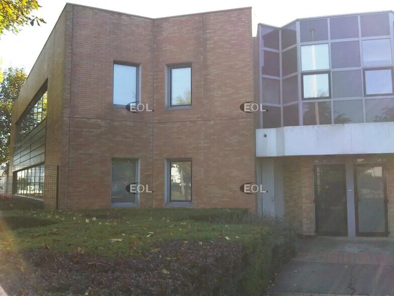 Flex dans Chelles à louer - Photo du bâtiment - Image 2 de 2